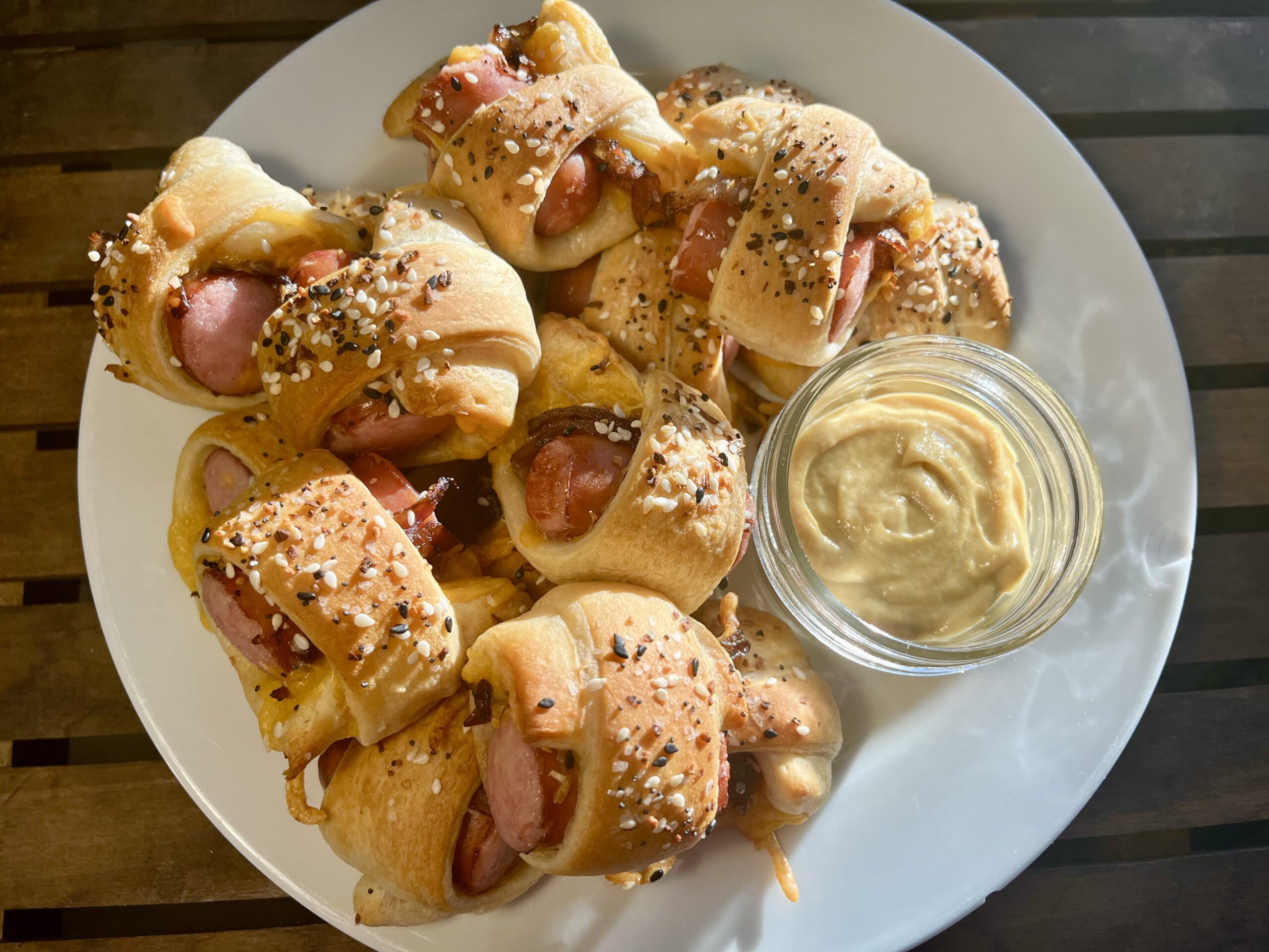 brats in a blanket